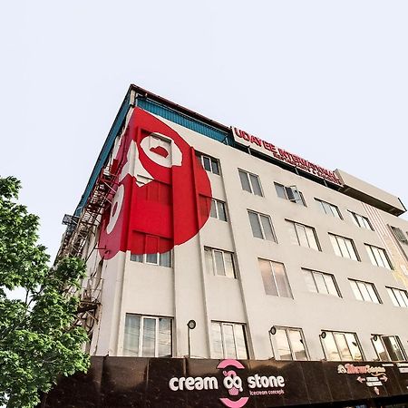 Oyo Flagship 9115 Hotel Udayee International Tirupati Exterior foto